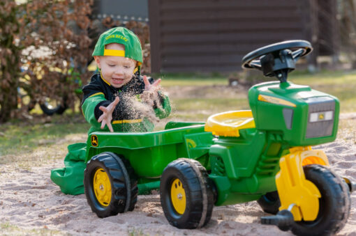 Traktor rollyTrac John Deere sa prikolicom