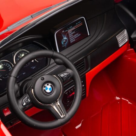 Automobil BMW X6 metalik
