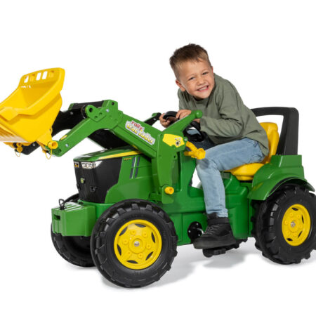 Traktor JD sa utovarivačem