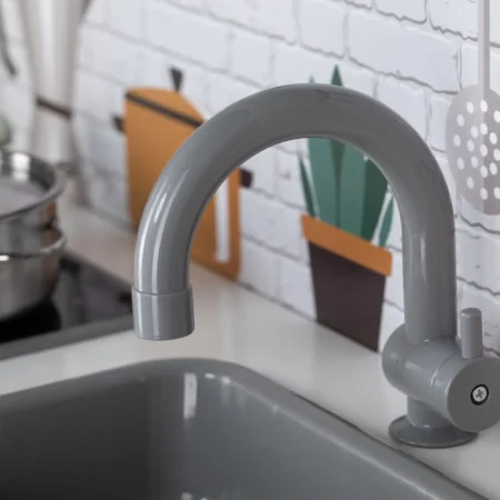 Drvena kuhinja sa svetlom i zvukom