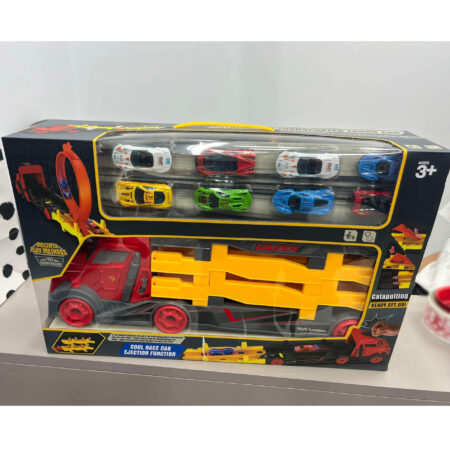 Kamion sa kružnom stazom i autićima