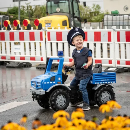 Kamion na pedale®Mercedes policija