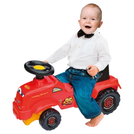 Cars traktor guralica detalj prtljaznika ispod sedista